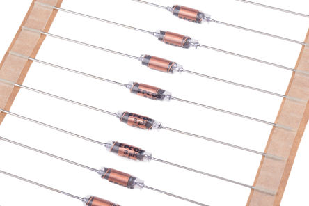 EPCOS - B82131A5202M000 - EPCOS VHF ϵ 3 H 20% ʻ B82131A5202M000 ͵, 113MHzгƵ, 2A Idc, 90m Rdc, 5mmֱ		