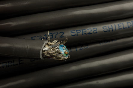 Belden - 8135 060100 - Belden 30m F/UTP   PVC  5  ˫ ҵ 8135 060100, 28 AWG		