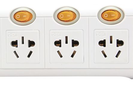 TOP - TZ-C3K3 - Extension lead,3way,indvdul sw,fusd,1.8m		